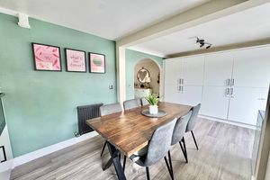 Kitchen Diner- click for photo gallery